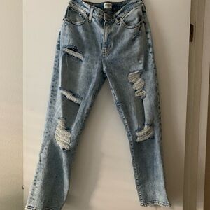 Abercrombie & Fitch boyfriend fit jeans.